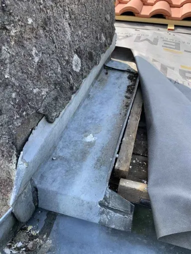 Remplacement d’hébergement de cheminée en zinc, Rochefort, GALOPIN Toiture