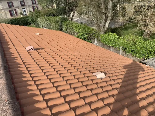 Remplacement de tuiles à Saintes, Rochefort, GALOPIN Toiture