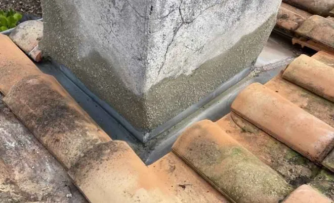 Changement de zinguerie sur cheminée à Tonnay Charente, Rochefort, GALOPIN Toiture