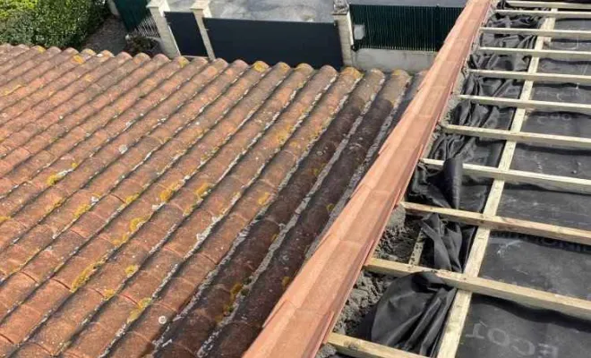 Réflection d’une rive mortier avec chenaux zinc à Royan, Rochefort, GALOPIN Toiture