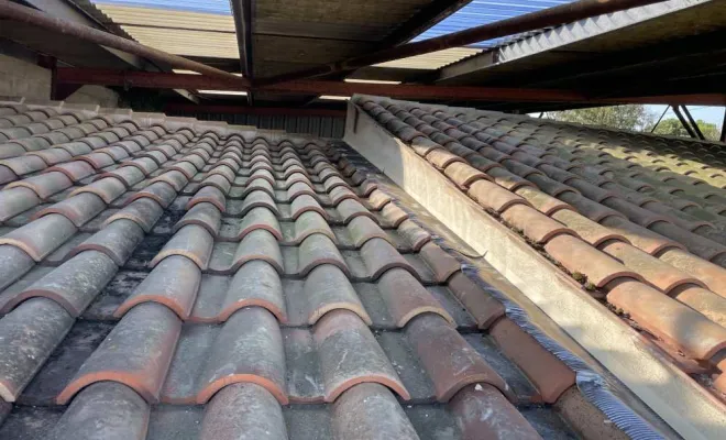 Installation de bavette solin plomb à l’ussant, Rochefort, GALOPIN Toiture