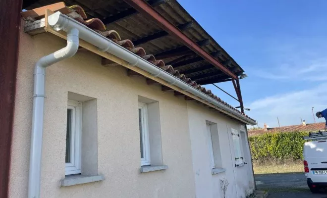Installation de bandeaux bois et gouttière à la vergne, Rochefort, GALOPIN Toiture