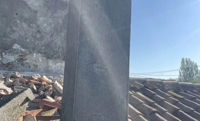 Démontage d’une cheminée avec remaniement de toiture à Breuil-Magné, Rochefort, GALOPIN Toiture