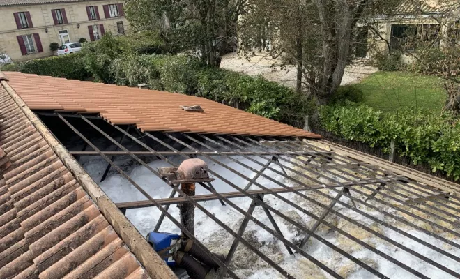 Remplacement de tuiles à Saintes, Rochefort, GALOPIN Toiture