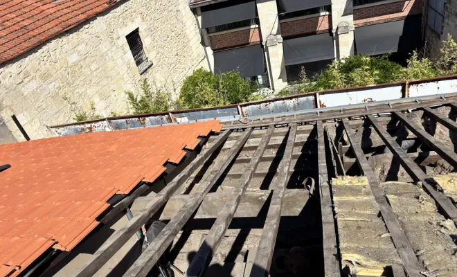 Rénovation d’une couverture à La Rochelle avec reprise de charbon, Rochefort, GALOPIN Toiture
