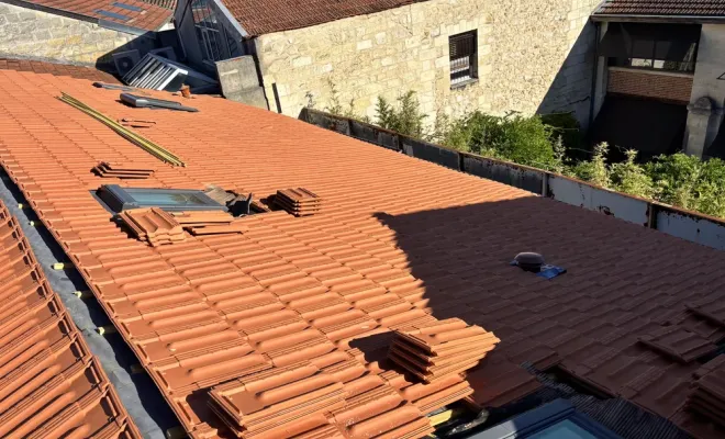 Rénovation d’une couverture à La Rochelle avec reprise de charbon, Rochefort, GALOPIN Toiture